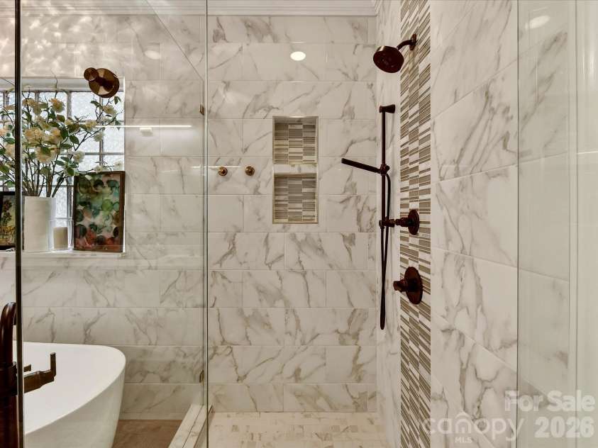 16033 Oxford Glenn Drive, Huntersville, NC 28078.  MLS# CAR4353703, YatesRealty ID 3205. 
