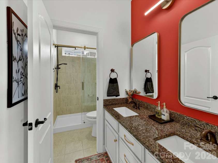 16033 Oxford Glenn Drive, Huntersville, NC 28078.  MLS# CAR4353703, YatesRealty ID 3205. 