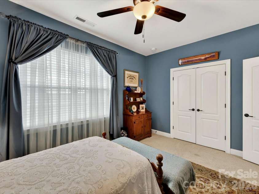 16033 Oxford Glenn Drive, Huntersville, NC 28078.  MLS# CAR4353703, YatesRealty ID 3205. 