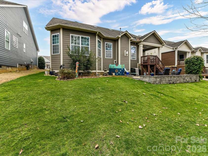 16033 Oxford Glenn Drive, Huntersville, NC 28078.  MLS# CAR4353703, YatesRealty ID 3205. 