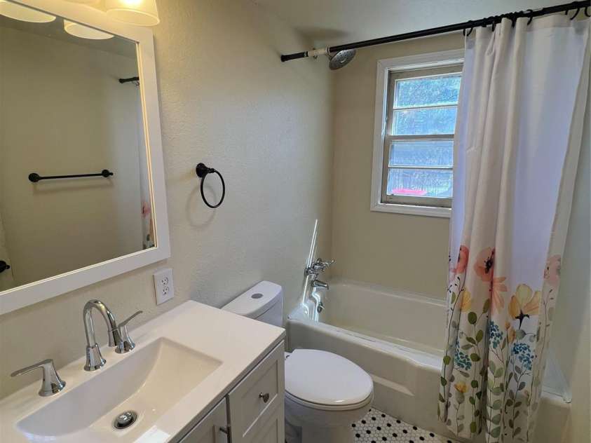 61 Woodlawn Street, Marion, NC 28752.  MLS# CAR4240088, YatesRealty ID 3205. 