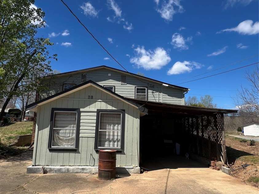 61 Woodlawn Street, Marion, NC 28752.  MLS# CAR4240088, YatesRealty ID 3205. 