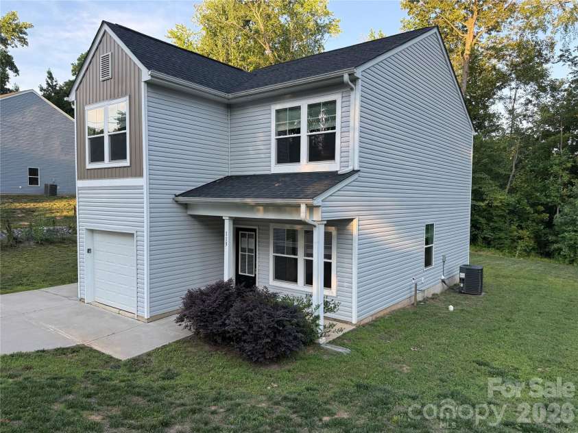 113 Teak Drive, Statesville, NC 28625.  MLS# CAR4394805, YatesRealty ID 32050. 