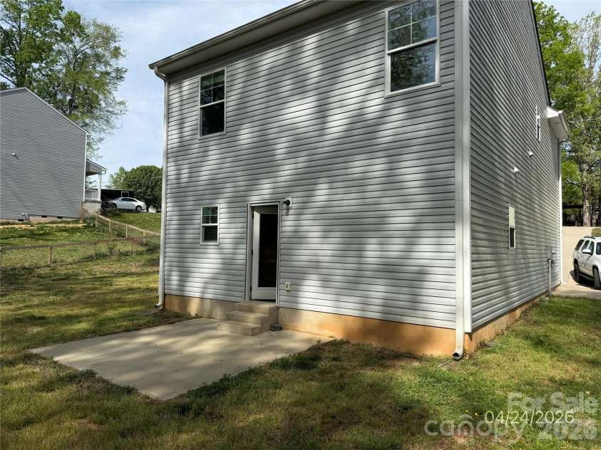 113 Teak Drive, Statesville, NC 28625.  MLS# CAR4394805, YatesRealty ID 32050. 