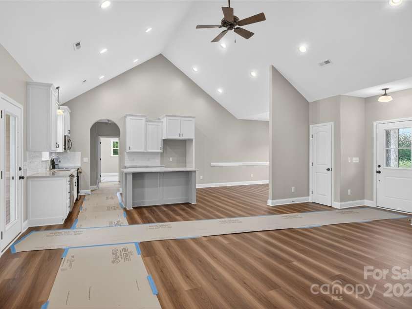 7245 Mooresville Road, Salisbury, NC 28147.  MLS# CAR4292031, YatesRealty ID 32050. Kitchen, family room