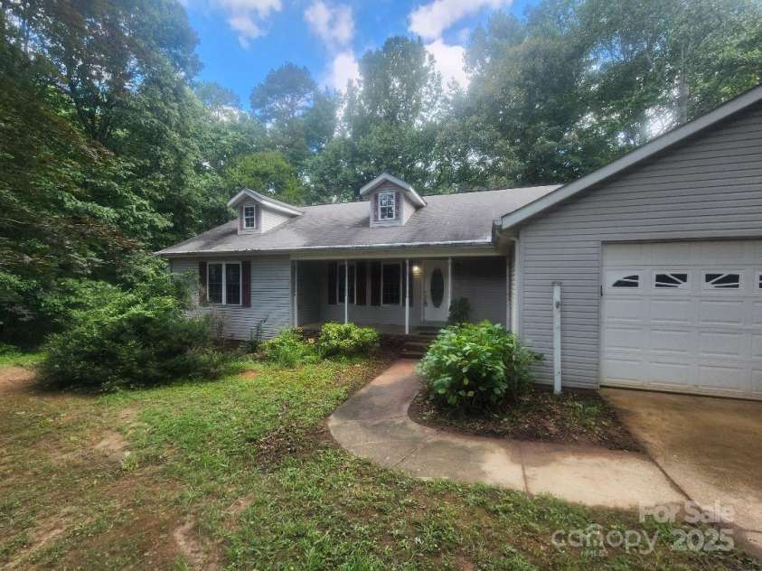 114 Lynn Hollow Drive, Statesville, NC 28677.  MLS# CAR4288959, YatesRealty ID 32052. 