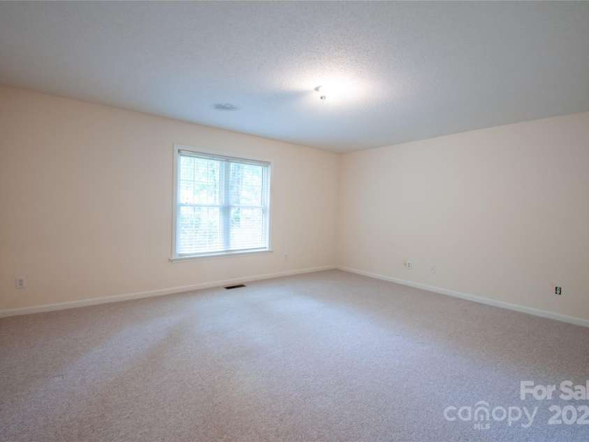 114 Lynn Hollow Drive, Statesville, NC 28677.  MLS# CAR4288959, YatesRealty ID 32052. 