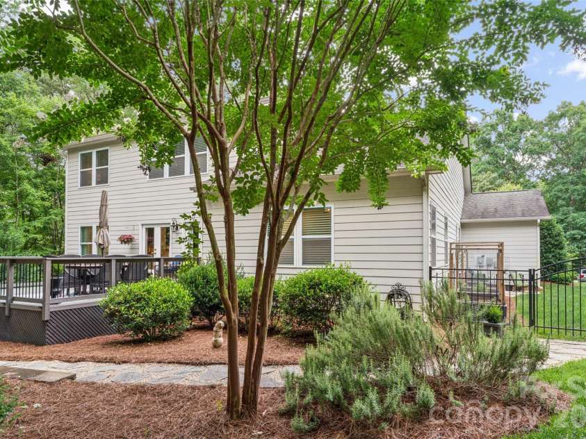 1205 Crofton Drive, Waxhaw, NC 28173.  MLS# CAR4390642, YatesRealty ID 32052. 
