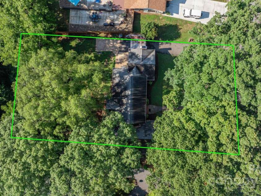 1615 Brentwood Drive, Newton, NC 28658.  MLS# CAR4287870, YatesRealty ID 32054. 