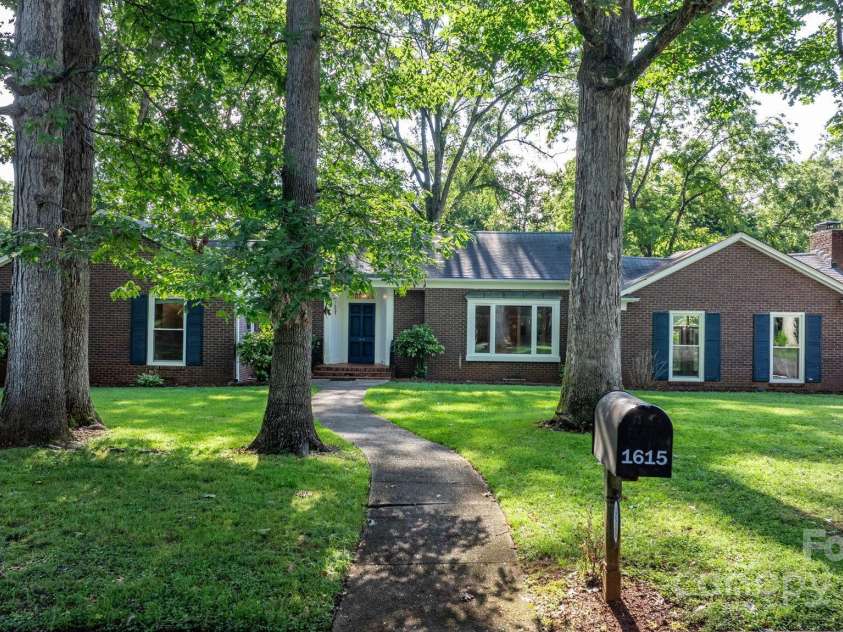 1615 Brentwood Drive, Newton, NC 28658.  MLS# CAR4287870, YatesRealty ID 32054. 