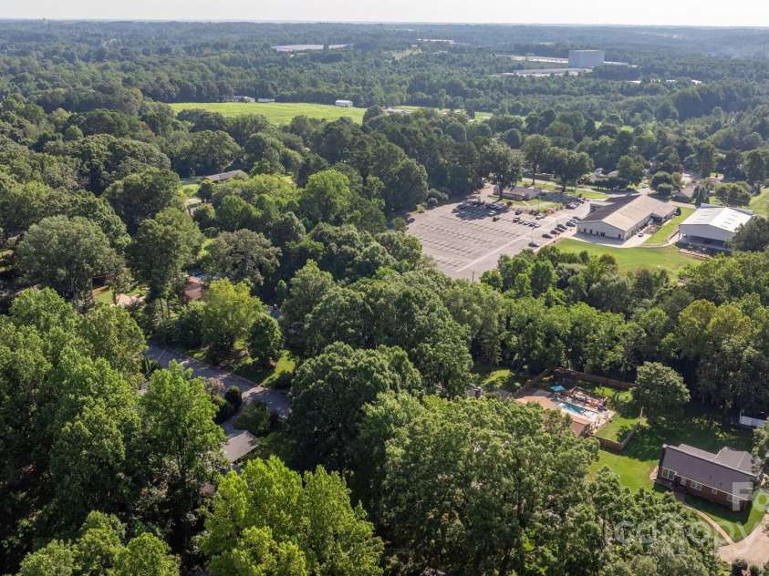 1615 Brentwood Drive, Newton, NC 28658.  MLS# CAR4287870, YatesRealty ID 32054. 