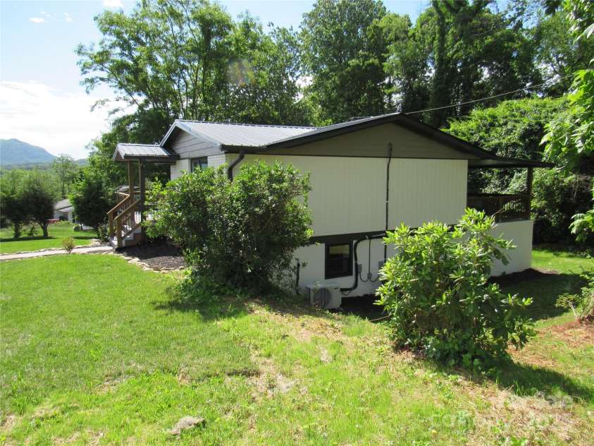 3 High Meadow Road, Asheville, NC 28803.  MLS# CAR4257892, YatesRealty ID 32055. 