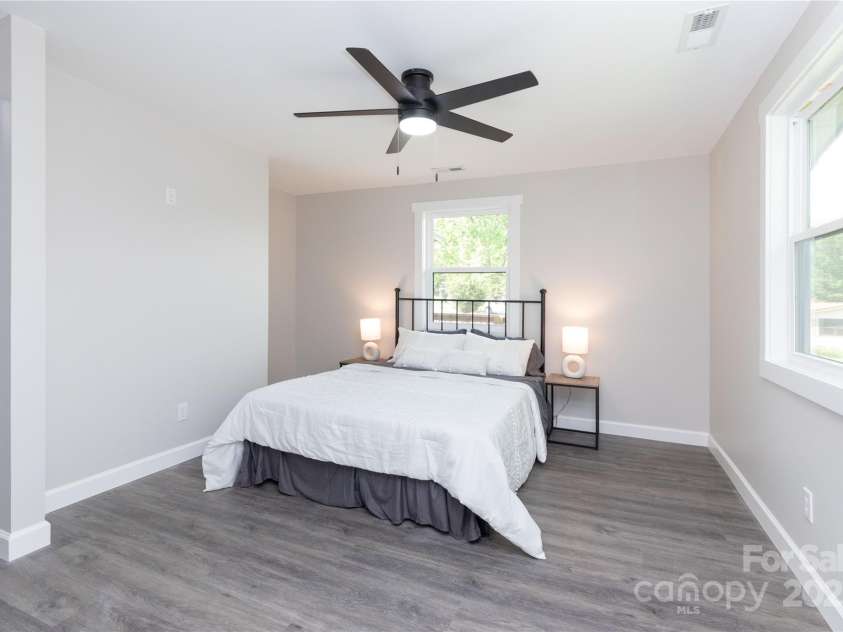 3 High Meadow Road, Asheville, NC 28803.  MLS# CAR4257892, YatesRealty ID 32055. Primary bedroom