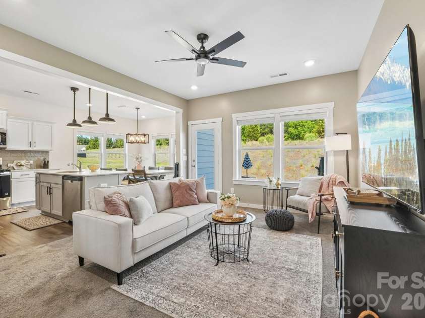 24064 Sailfish Drive, Lancaster, SC 29720.  MLS# CAR4395651, YatesRealty ID 32056. 