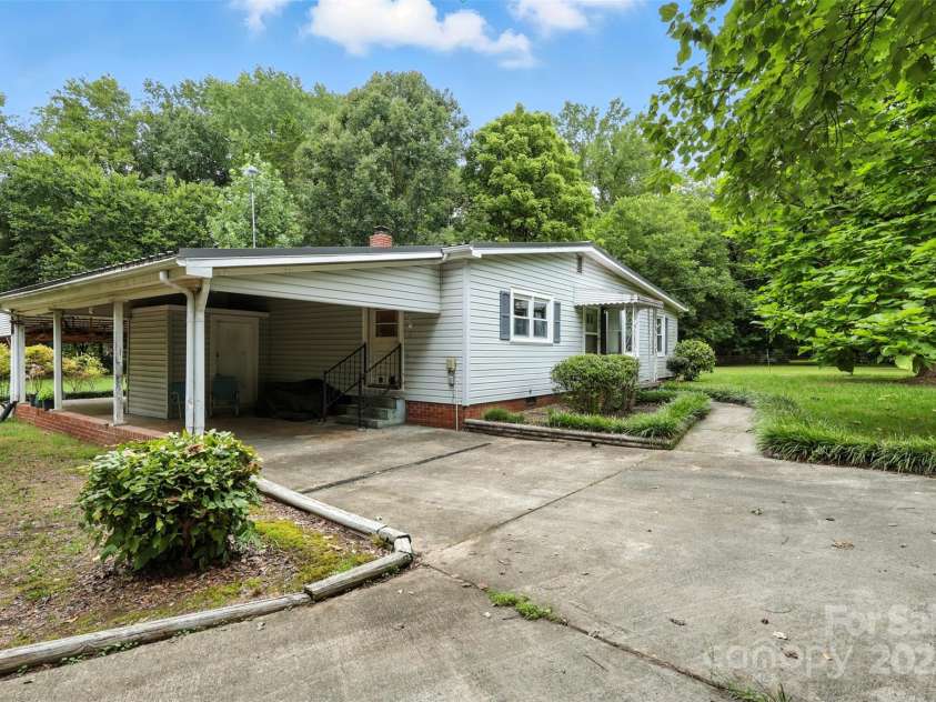 380 Garden Lane, Salisbury, NC 28146.  MLS# CAR4291116, YatesRealty ID 32057. 