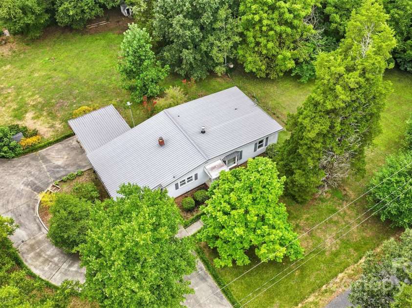 380 Garden Lane, Salisbury, NC 28146.  MLS# CAR4291116, YatesRealty ID 32057. 