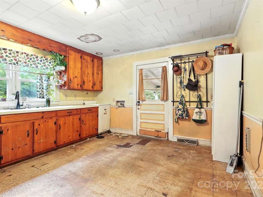 380 Garden Lane, Salisbury, NC 28146.  MLS# CAR4291116, YatesRealty ID 32057. 