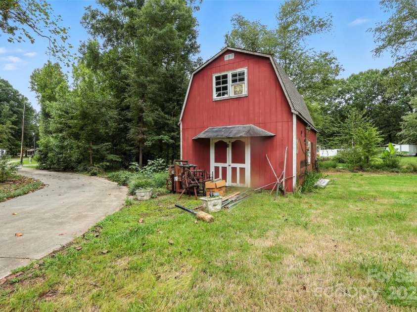 380 Garden Lane, Salisbury, NC 28146.  MLS# CAR4291116, YatesRealty ID 32057. 