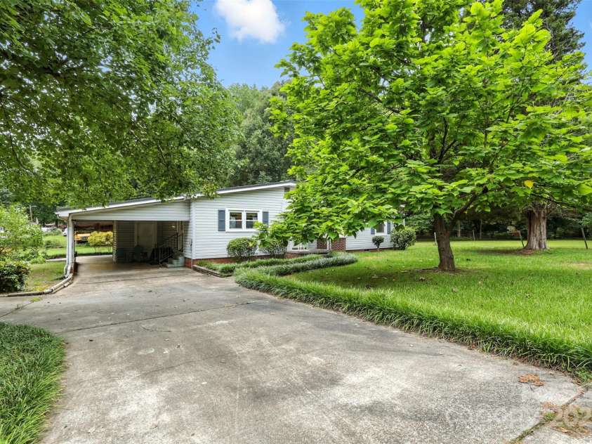 380 Garden Lane, Salisbury, NC 28146.  MLS# CAR4291116, YatesRealty ID 32057. 