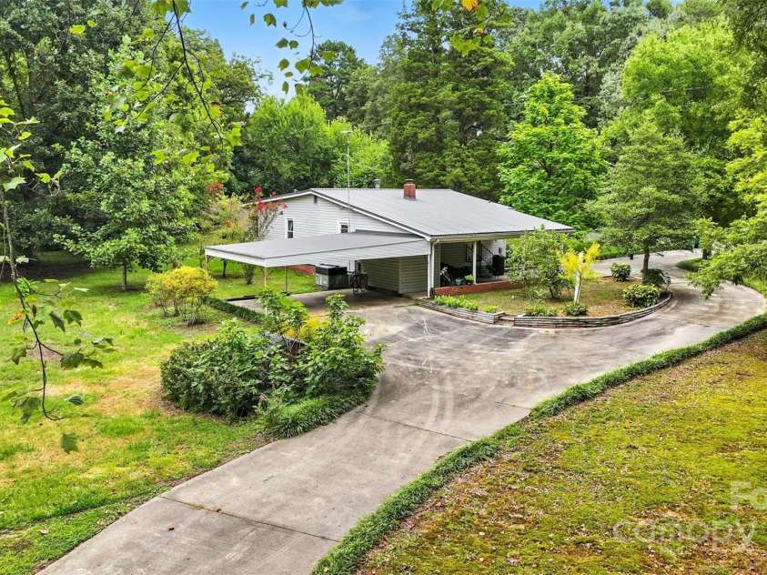 380 Garden Lane, Salisbury, NC 28146.  MLS# CAR4291116, YatesRealty ID 32057. 