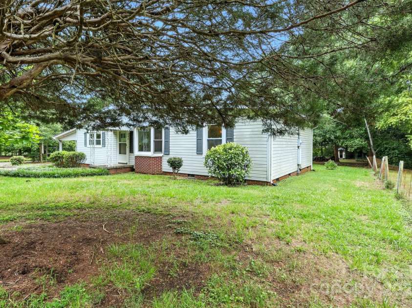 380 Garden Lane, Salisbury, NC 28146.  MLS# CAR4291116, YatesRealty ID 32057. 