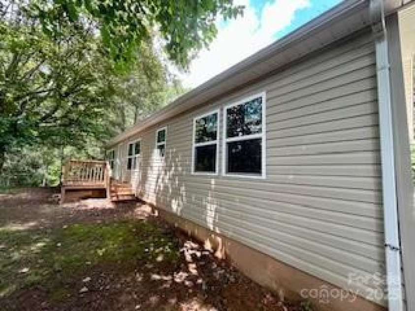 182 US 221 Business Extension, Marion, NC 28752.  MLS# CAR4285191, YatesRealty ID 32058. 