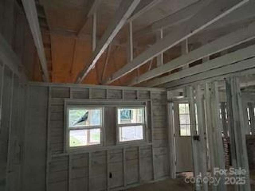 182 US 221 Business Extension, Marion, NC 28752.  MLS# CAR4285191, YatesRealty ID 32058. 