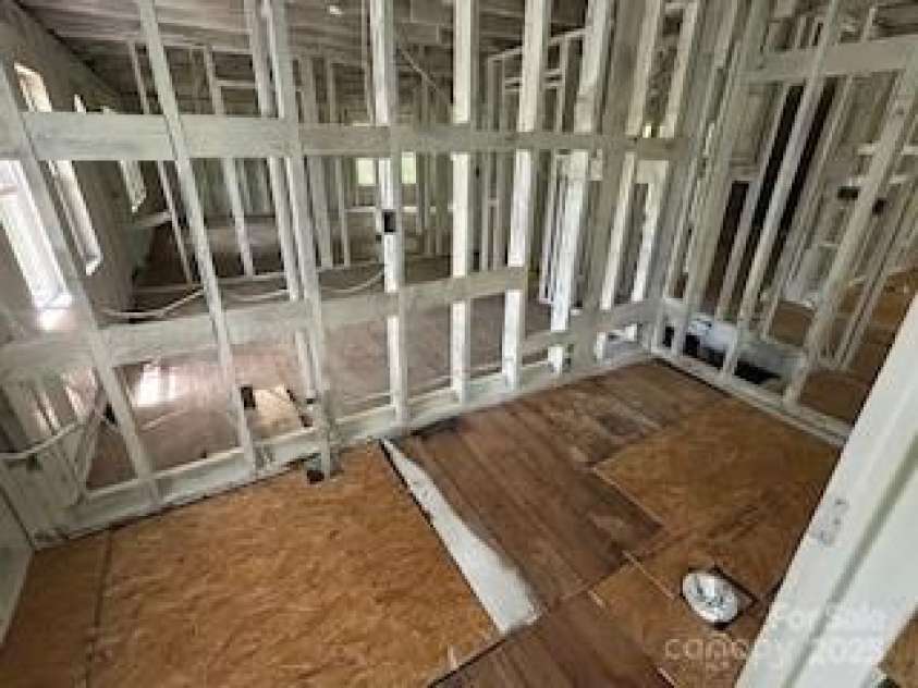 182 US 221 Business Extension, Marion, NC 28752.  MLS# CAR4285191, YatesRealty ID 32058. 