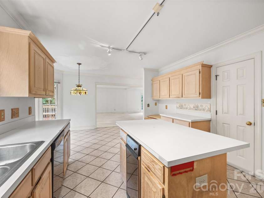 7411 Leharne Drive, Charlotte, NC 28270.  MLS# CAR4383286, YatesRealty ID 32058. 
