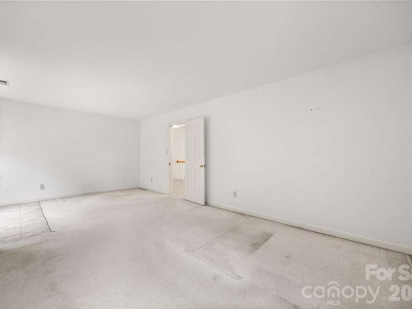 7411 Leharne Drive, Charlotte, NC 28270.  MLS# CAR4383286, YatesRealty ID 32058. 