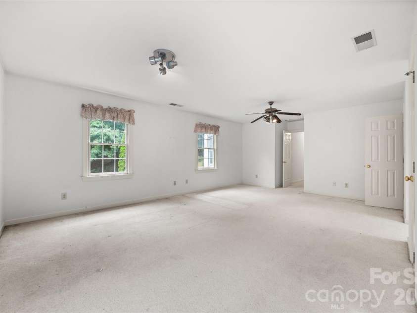 7411 Leharne Drive, Charlotte, NC 28270.  MLS# CAR4383286, YatesRealty ID 32058. 