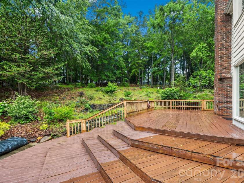 7411 Leharne Drive, Charlotte, NC 28270.  MLS# CAR4383286, YatesRealty ID 32058. 