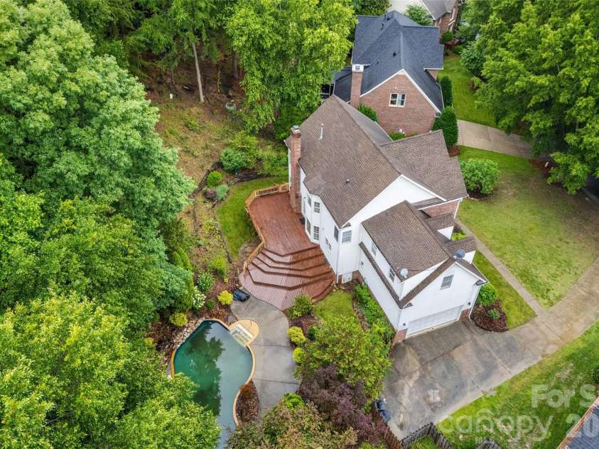 7411 Leharne Drive, Charlotte, NC 28270.  MLS# CAR4383286, YatesRealty ID 32058. 