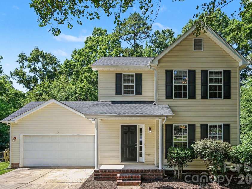 12505 Britton Wood Place, Charlotte, NC 28278.  MLS# CAR4385045, YatesRealty ID 32059. 