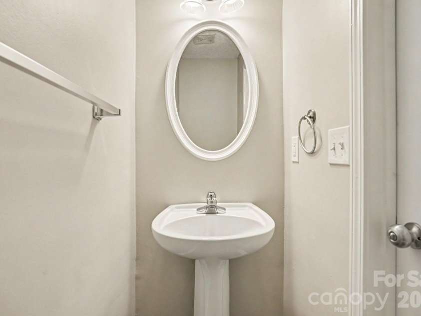 12505 Britton Wood Place, Charlotte, NC 28278.  MLS# CAR4385045, YatesRealty ID 32059. 