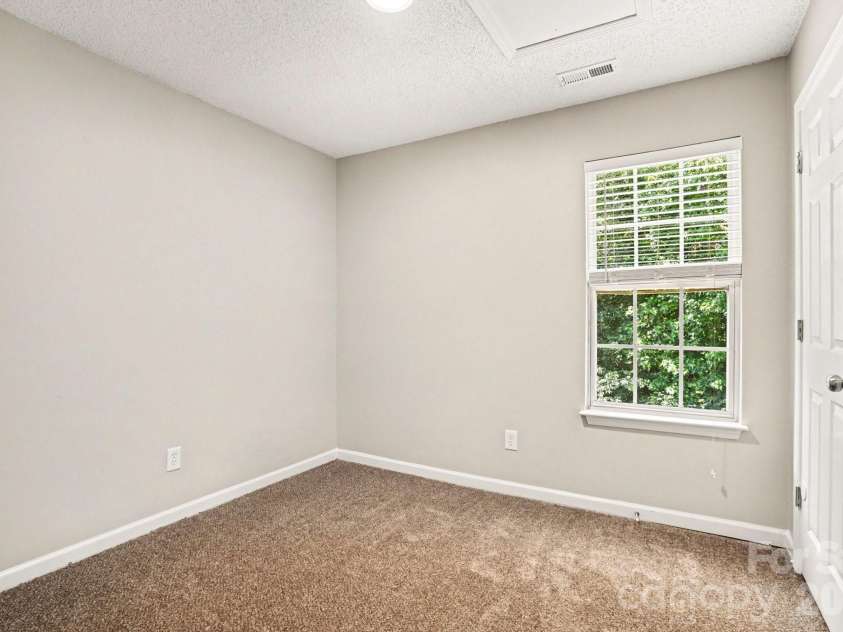 12505 Britton Wood Place, Charlotte, NC 28278.  MLS# CAR4385045, YatesRealty ID 32059. 