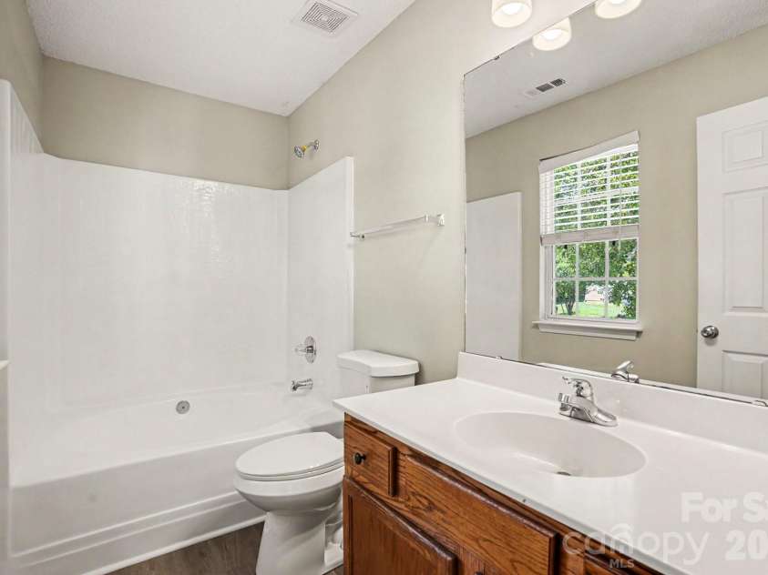 12505 Britton Wood Place, Charlotte, NC 28278.  MLS# CAR4385045, YatesRealty ID 32059. 
