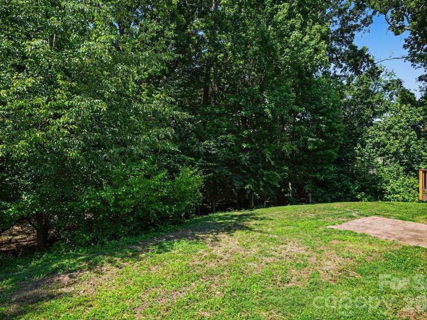 12505 Britton Wood Place, Charlotte, NC 28278.  MLS# CAR4385045, YatesRealty ID 32059. 