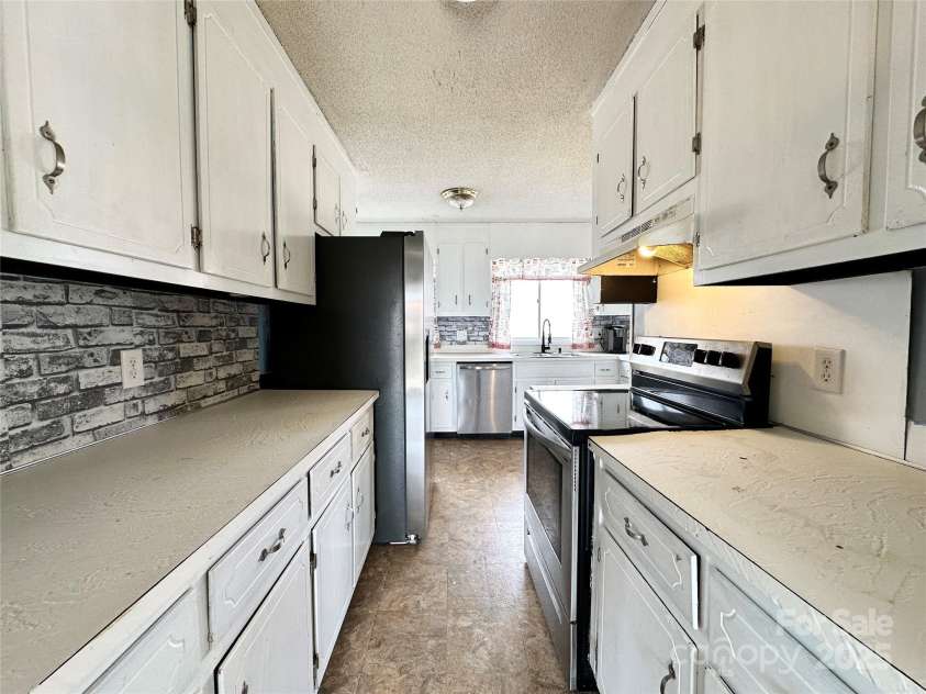 178 Cedar Valley Road, Hudson, NC 28638.  MLS# CAR4266990, YatesRealty ID 3206. 