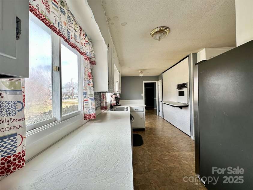 178 Cedar Valley Road, Hudson, NC 28638.  MLS# CAR4266990, YatesRealty ID 3206. 