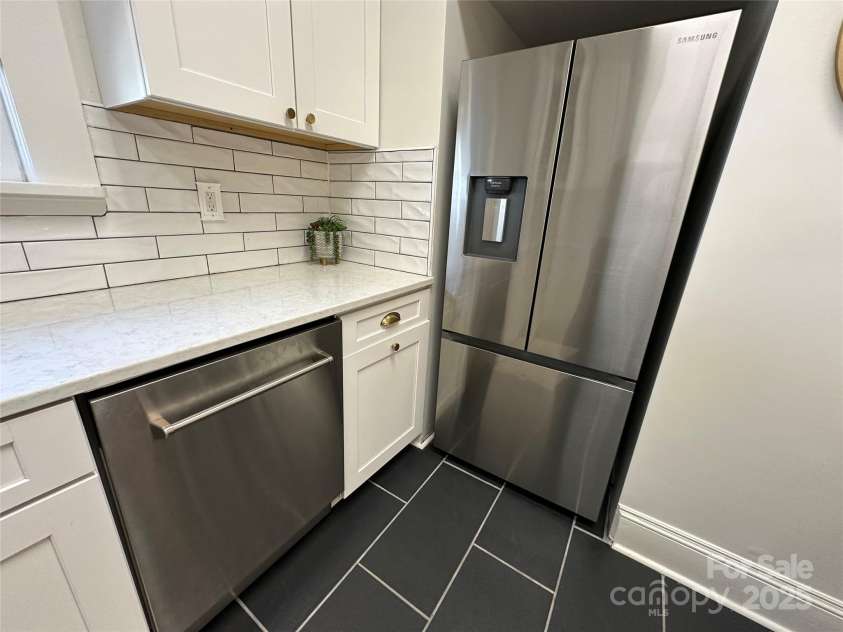 115 Steele Street, Salisbury, NC 28144.  MLS# CAR4277536, YatesRealty ID 32060. 