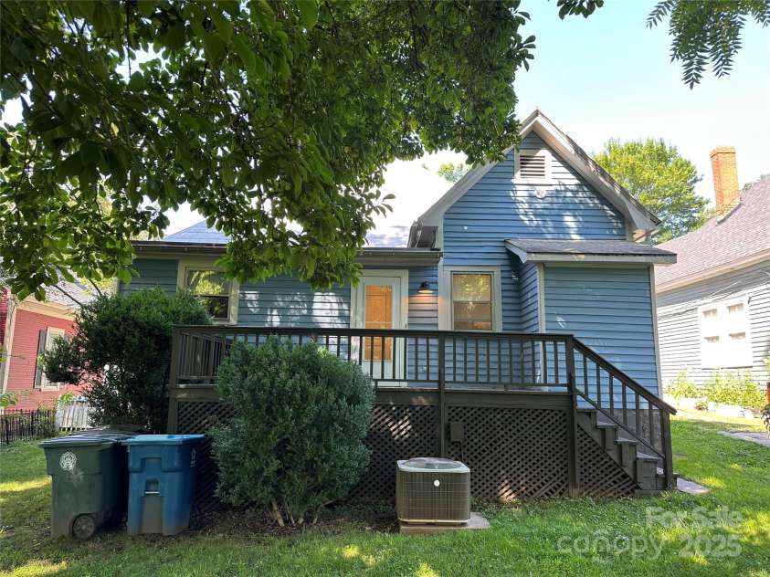 115 Steele Street, Salisbury, NC 28144.  MLS# CAR4277536, YatesRealty ID 32060. 