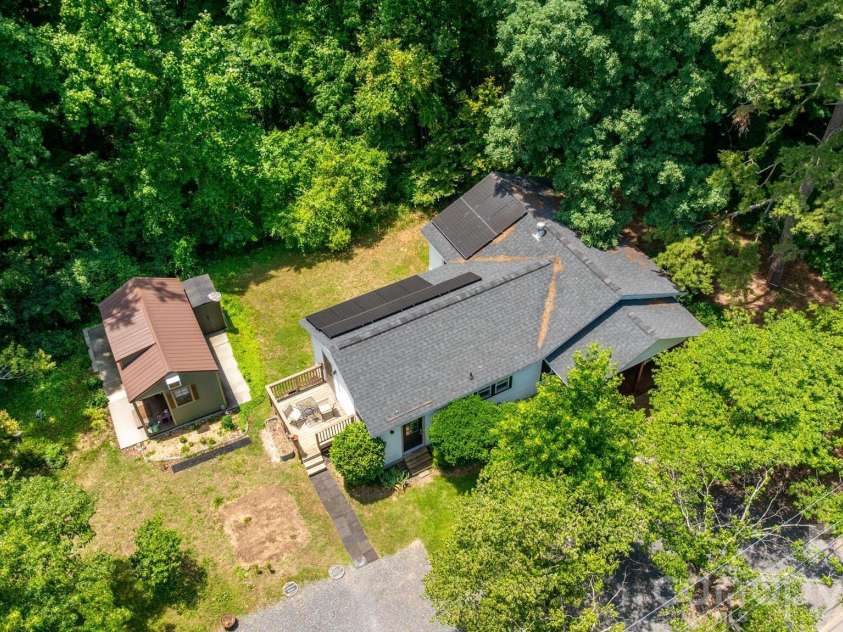 3828 Oakwood Road, Charlotte, NC 28269.  MLS# CAR4375372, YatesRealty ID 32060. 