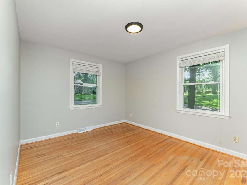 4014 Sulkirk Road, Charlotte, NC 28210.  MLS# CAR4286808, YatesRealty ID 32061. 