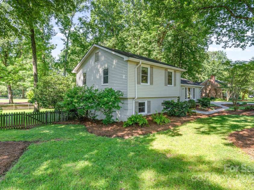 4014 Sulkirk Road, Charlotte, NC 28210.  MLS# CAR4286808, YatesRealty ID 32061. 