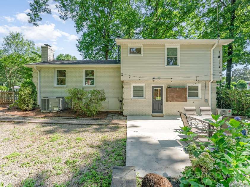 4014 Sulkirk Road, Charlotte, NC 28210.  MLS# CAR4286808, YatesRealty ID 32061. 