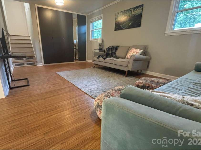 4014 Sulkirk Road, Charlotte, NC 28210.  MLS# CAR4286808, YatesRealty ID 32061. Family room