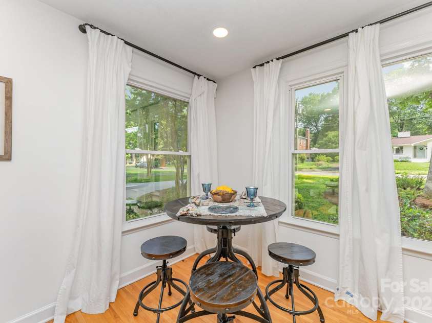 4014 Sulkirk Road, Charlotte, NC 28210.  MLS# CAR4286808, YatesRealty ID 32061. Main level