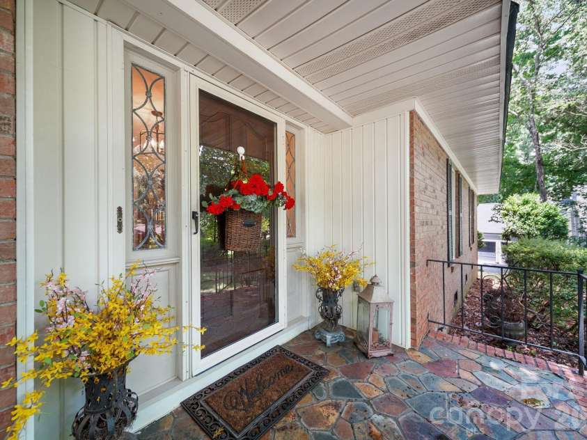 2925 Grampian Drive, Gastonia, NC 28054.  MLS# CAR4391415, YatesRealty ID 32062. 