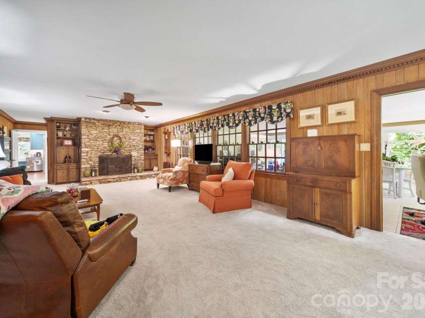 2925 Grampian Drive, Gastonia, NC 28054.  MLS# CAR4391415, YatesRealty ID 32062. 